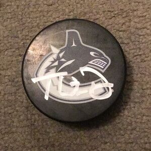 Hockey puck